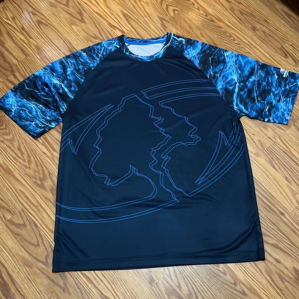 Mossey oak dry fit fishing shirt size XL